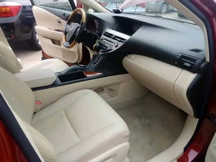 2010 Lexus RX 350 interior